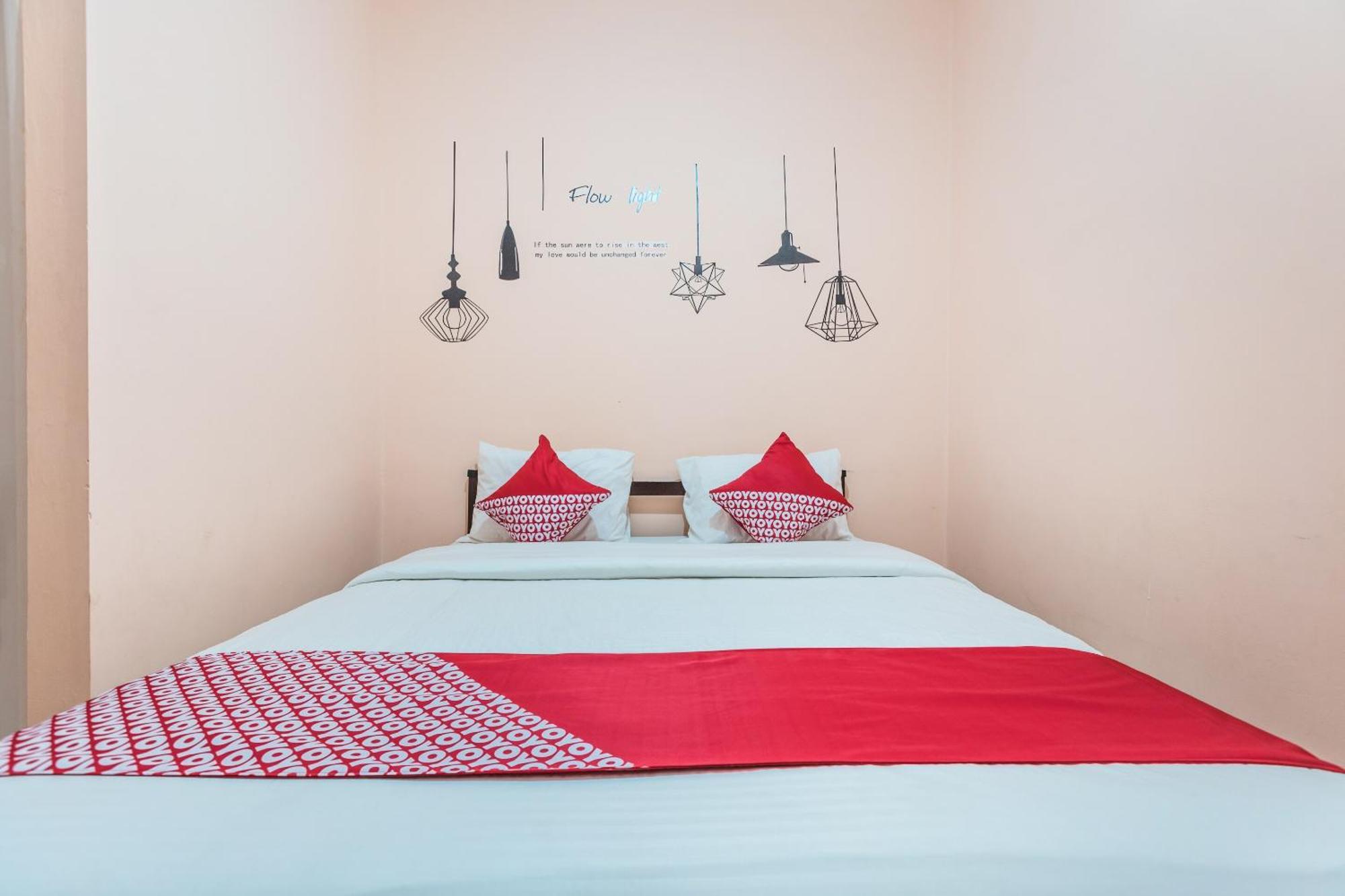 Super Oyo 2034 Eden Guest House Depok Esterno foto